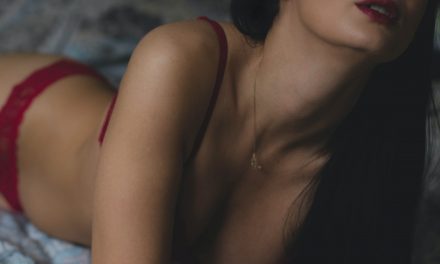 12 Signs She’s Looking To Hookup With You
