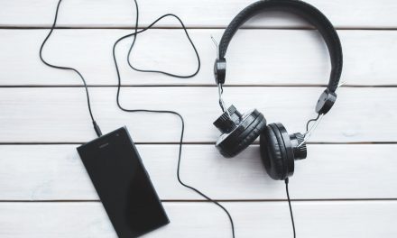 10 Best Headphones For Live Streams