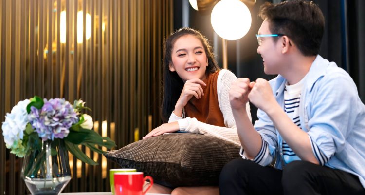 taiwan-sugar-daddy-bao-yang-tianxin-chat › Sugarbook | The #1 Sugar Daddy & Sugar Baby Dating website to meet Sugar Daddies & Sugar Babies. Build relationships, discuss allowances and get paid instantly. 甜心與糖爹在客廳中輕鬆聊天,展現包養關係中乾爹與sugar baby的自然互動。