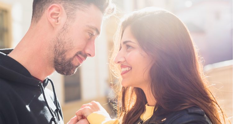 taiwan-sugar-daddy-tianxin-bao-yang-romance › Sugarbook | The #1 Sugar Daddy & Sugar Baby Dating website to meet Sugar Daddies & Sugar Babies. Build relationships, discuss allowances and get paid instantly. 乾爹與甜心在陽光下對望微笑,展現糖爹與sugar baby包養關係的浪漫氛圍。