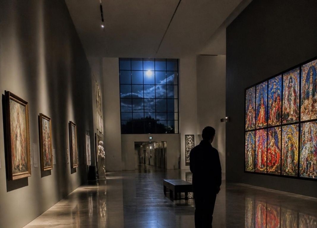 Get paid to go on a museum date