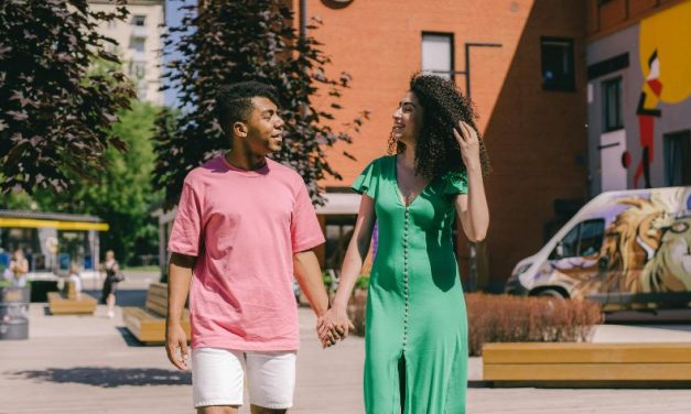 2026 包養行情完整解析：PTT 網友討論的真實行情與影響因素一次看懂