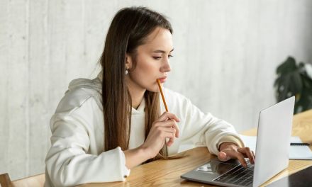 女生兼職月入 5 萬怎麼做？2026 完整指南：女大生兼職推薦、高時薪選項與月薪五萬實現方法
